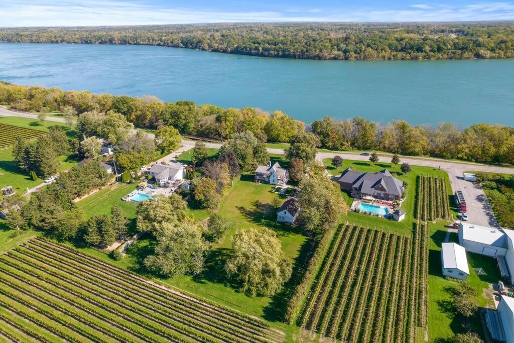 Waterfront Niagara-On-The-Lake Farmhouse On A Vineyard Vila Exterior foto